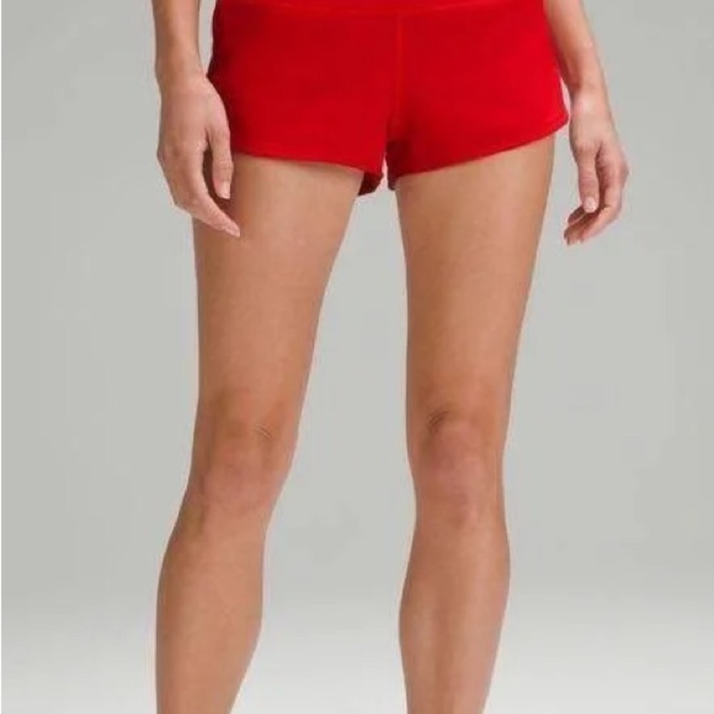 LULULEMON SPEED UP SHORTS LOW RISE 2.5